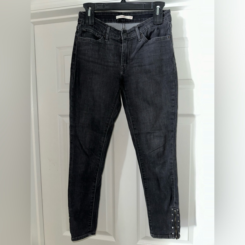 Levi’s Black 711 Skinny Jeans size 27
